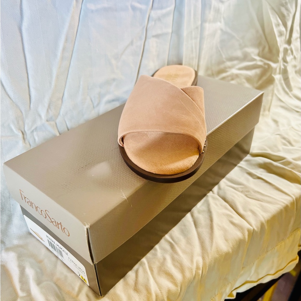 Franco Sarto NWT Riviera Slide Sz 7